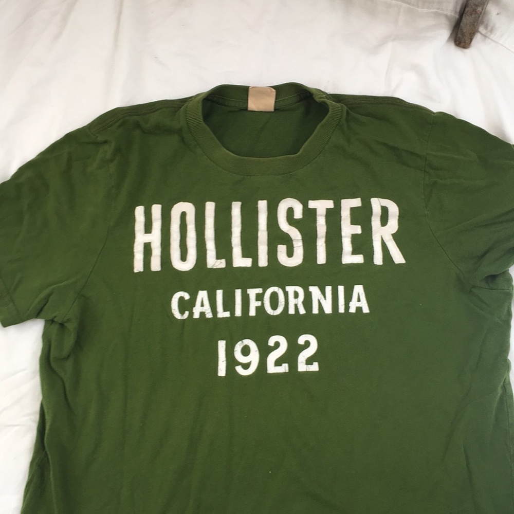 Hollister cropped tee